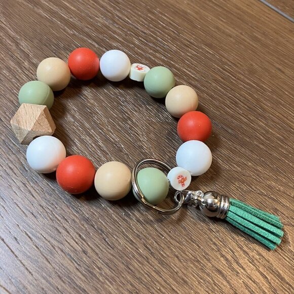 Handmade New Green/White/Tan/Red Holiday-Christmas Silicone Bead Wristlet Keycha - Picture 1 of 5
